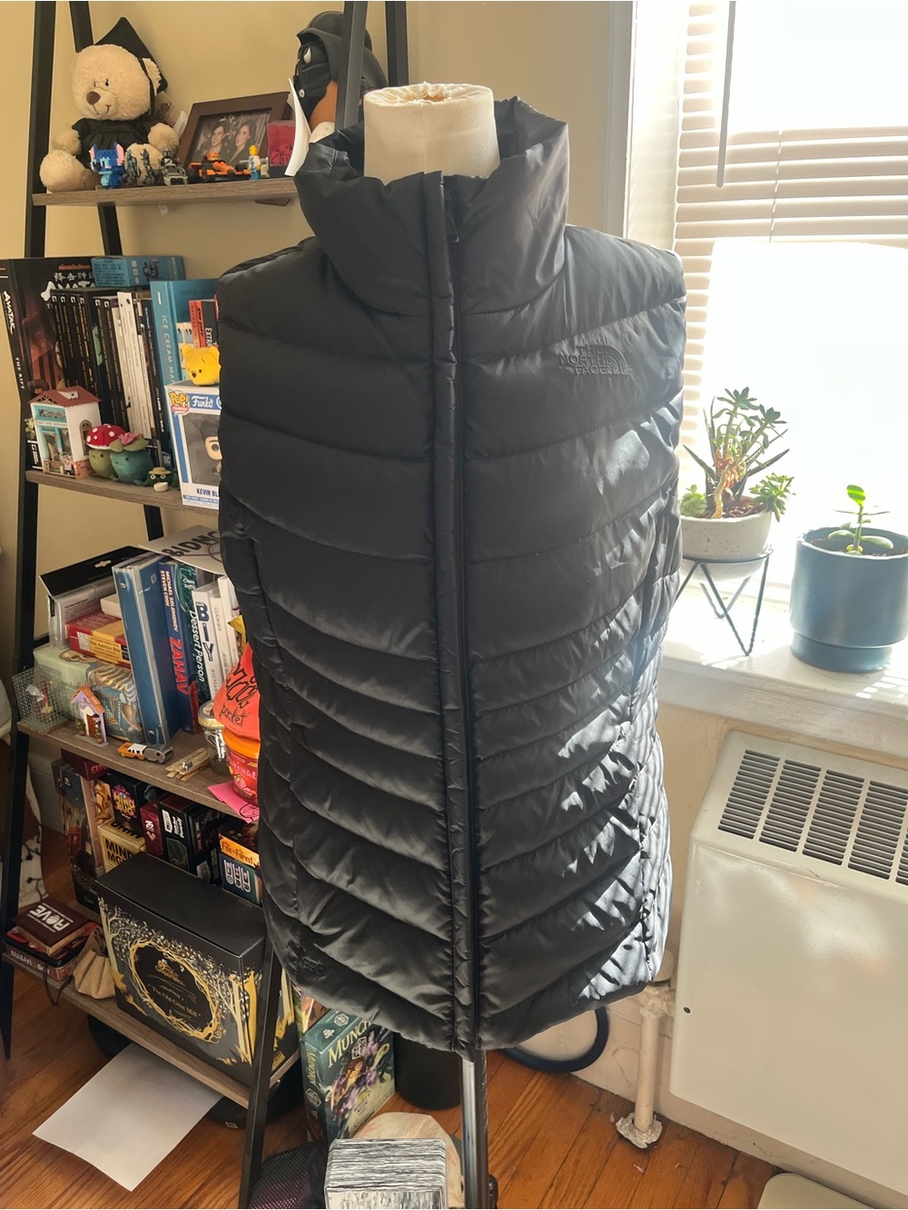The north face aconcagua II black 550 down vest size M